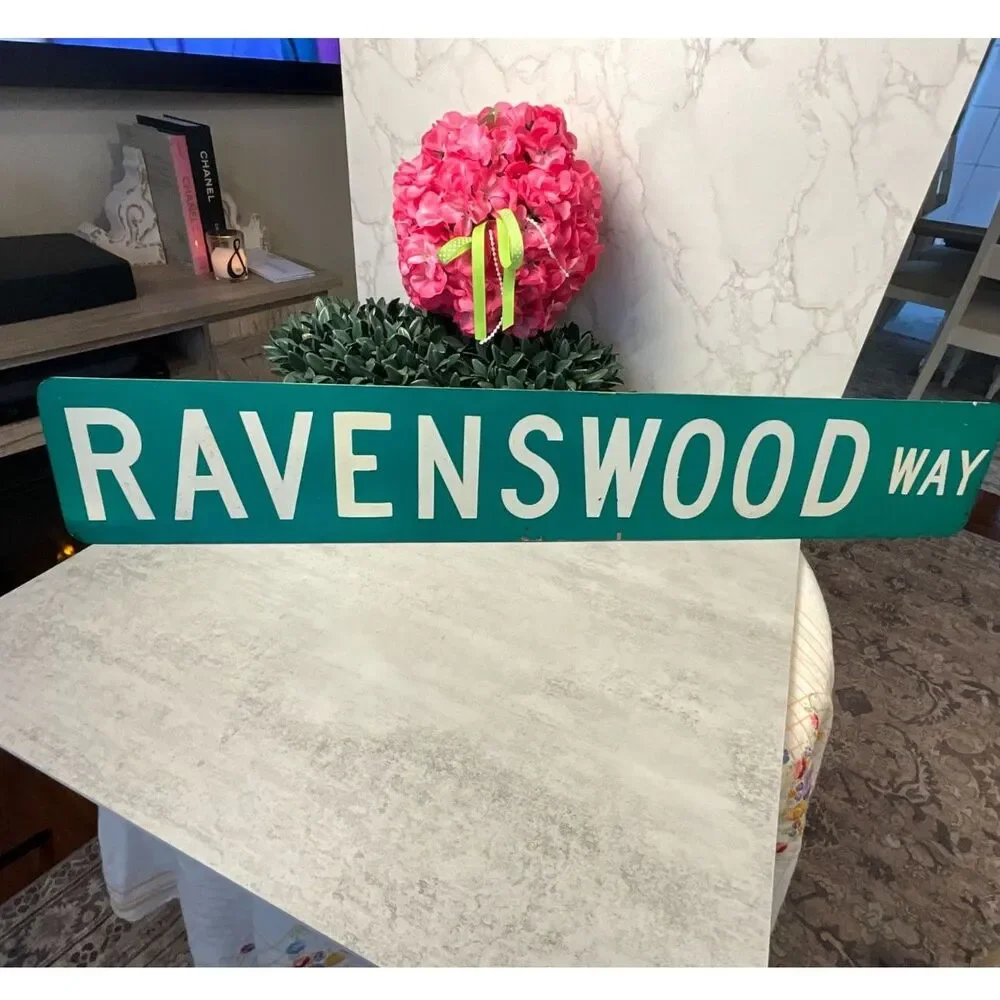 Vintage aluminum street sign Ravenswood Way - Picture 3 of 5